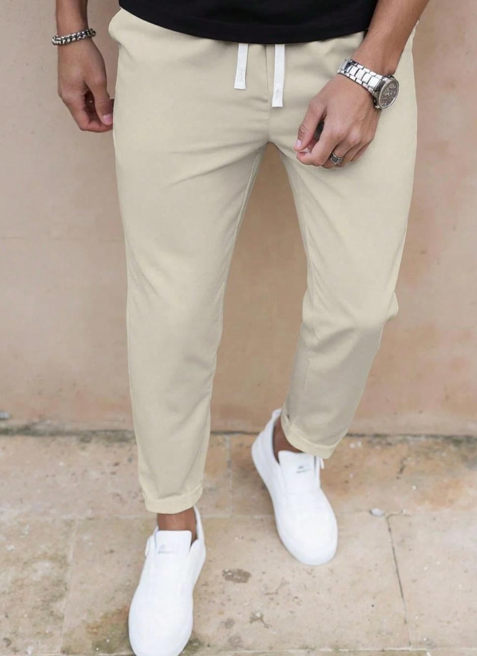 The Linear Slim Chino — Precision. Sharp. Versatile. Your New Everyday Foundation.