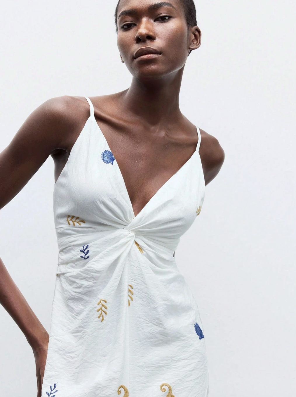 Vestido Maija Monochrome™ – Audaz. Bohemio. Inolvidable.