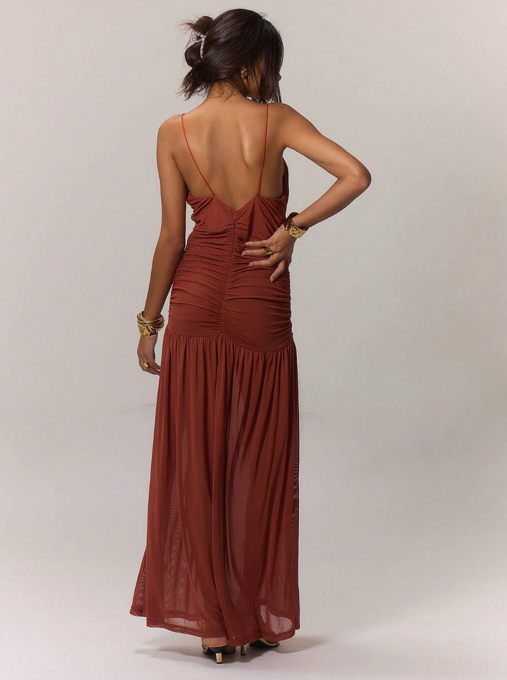 Vestido Asymmetric Ruched™ – Moderno. Sofisticado. Favorecedor.