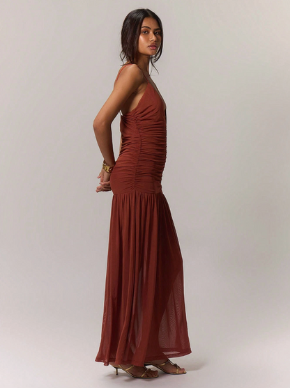 Vestido Asymmetric Ruched™ – Moderno. Sofisticado. Favorecedor.