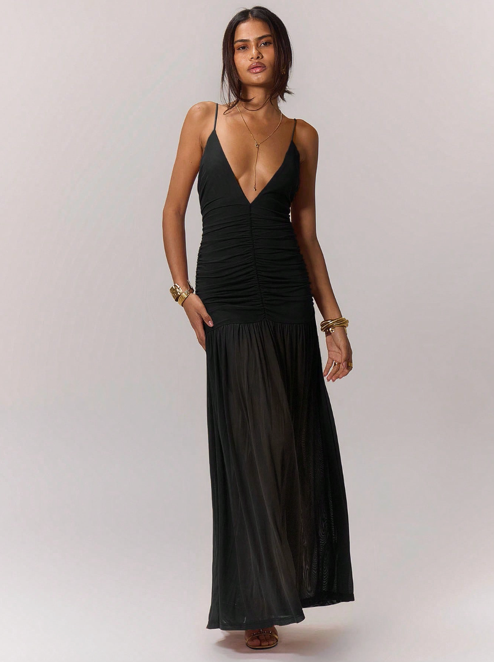 Vestido Asymmetric Ruched™ – Moderno. Sofisticado. Favorecedor.